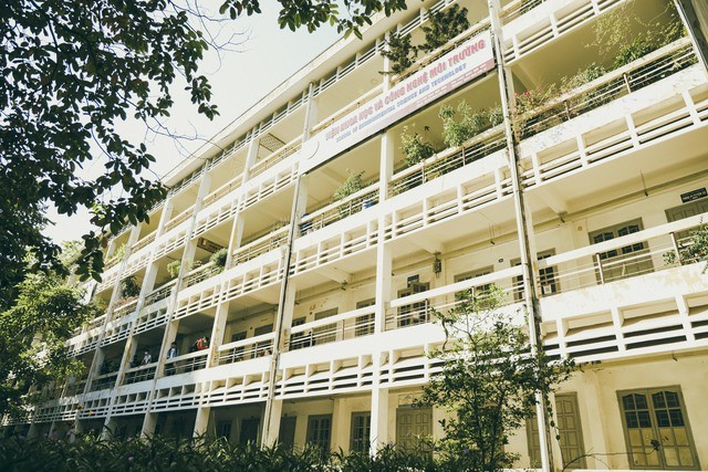 Ngôi trường ĐH rộng nhất trung tâm Hà Nội, sinh viên học 5 năm vẫn chưa khám phá hết các ngóc ngách - Ảnh 3.