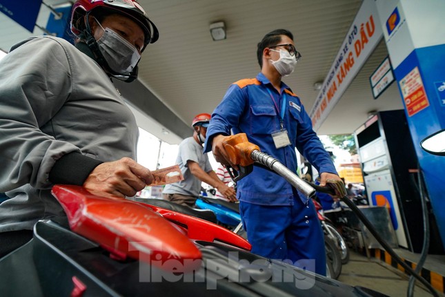 TP.HCM đề xuất quy định giờ b&aacute;n xăng dầu tối thiểu 12 tiếng/ng&agrave;y - Ảnh 1.