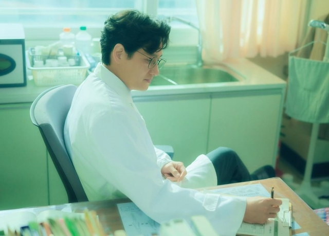 Dàn khách mời thú vị ở phim mới của Kim Yoo Jung: Được cả đàn anh hạng A giúp sức - Ảnh 4.