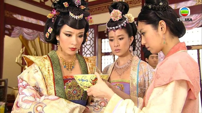 TVB mời Xa Thi Mạn, Dương Di trở lại để cứu vớt rating - Ảnh 3.