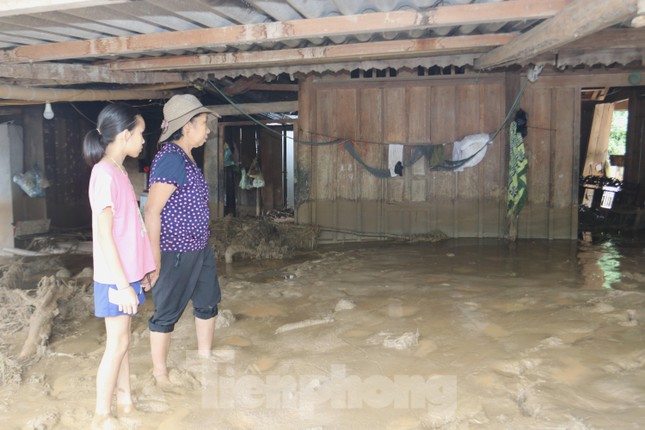 Lũ quét kinh hoàng: Mất hết, không biết phải sống sao! - Ảnh 6.