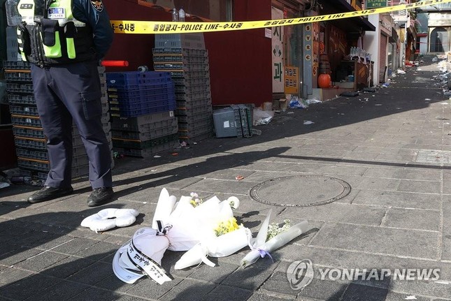 Không khí tang thương bao trùm Seoul sau vụ giẫm đạp chết người - Ảnh 13.