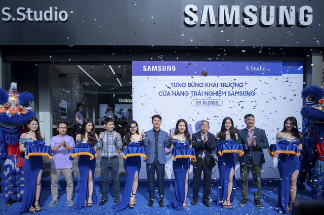 S.Studio by FPT chính thức ra mắt: Cửa hàng trải nghiệm sản phẩm Samsung đúng chuẩn - Ảnh 1.