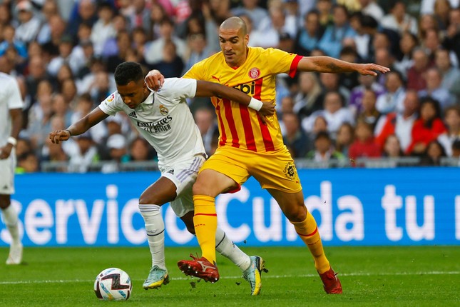 Vấp ng&atilde; trước đội &aacute;p ch&oacute;t, Real thực sự nhớ Benzema - Ảnh 1.