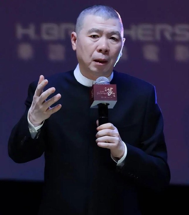 Tr&ugrave;m showbiz Trung Quốc sang Mỹ sống sau nhiều b&ecirc; bối - Ảnh 2.