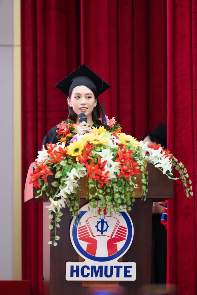 Hoa hậu Tiểu Vy rạng rỡ trong ngày tốt nghiệp đại học, ăn vận giản dị nhưng vẫn nổi bật - Ảnh 6.