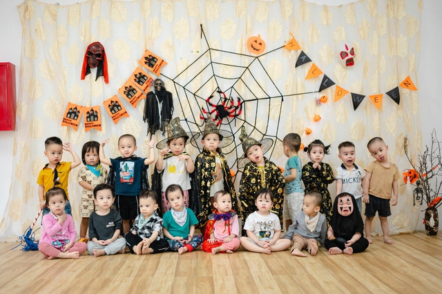 Màn cosplay Vô Diện dễ thương nhất mùa Halloween: Chưa kịp doạ ai, chính chủ đã tự khóc nức nở! - Ảnh 2.