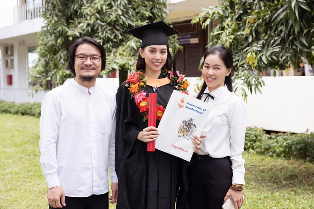 Hoa hậu Tiểu Vy rạng rỡ trong ngày tốt nghiệp đại học, ăn vận giản dị nhưng vẫn nổi bật - Ảnh 5.