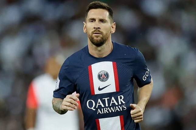 Messi trở lại Barcelona vào mùa hè năm sau - Ảnh 1.