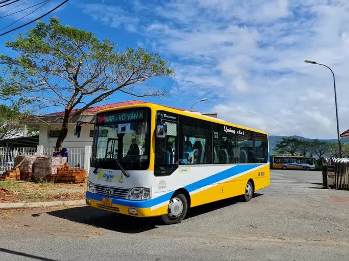 Subsidized Bus Driver Salary Is Less Than 3 Million VND Still Owed 5 Months Unpaid Newsnpr