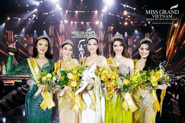 1 tháng của Miss Grand Vietnam 2022: Những đêm thi mãn nhãn và khoảnh khắc đăng quang gây bão - Ảnh 19.