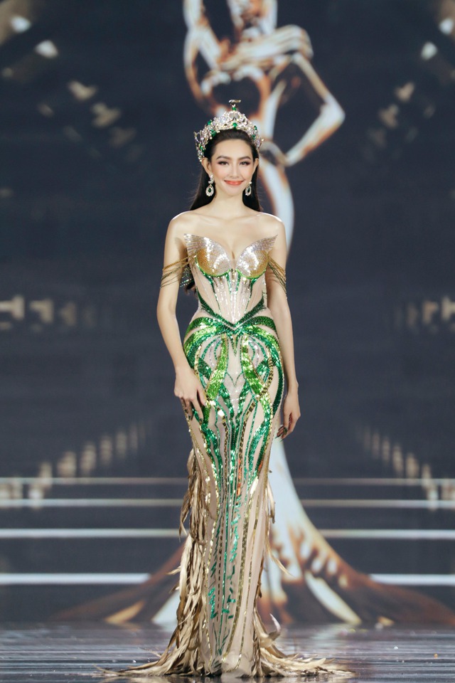 1 tháng của Miss Grand Vietnam 2022: Những đêm thi mãn nhãn và khoảnh khắc đăng quang gây bão - Ảnh 16.