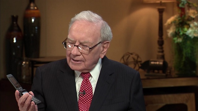 Điện thoại cục gạch gắn bó nhiều năm với tỷ phú Warren Buffett - Ảnh 1.