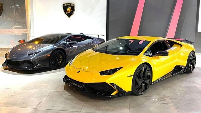 Nhóm thanh niên biến hình xế cổ thành siêu xe Lamborghini - Ảnh 1.