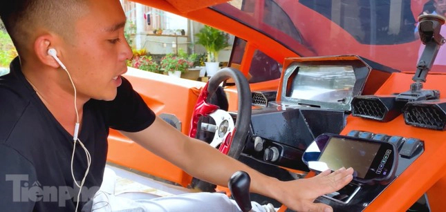 Nhóm thanh niên biến hình xế cổ thành siêu xe Lamborghini - Ảnh 6.