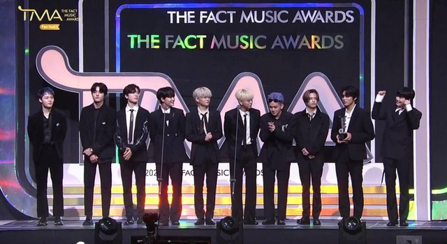 The Fact Music: BTS 5 lần liên tiếp thắng giải lớn nhất, IVE và Treasure gặp sự cố sân khấu - Ảnh 8.