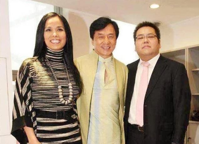 Cuộc đời thăng trầm của một chủ tịch tập đo&agrave;n th&eacute;p: Tỷ ph&uacute; gi&agrave;u nhất một v&ugrave;ng, vung tiền để lấy l&ograve;ng người đẹp, đam m&ecirc; đầu tư cổ phiếu để rồi ph&aacute; sản, trở th&agrave;nh con nợ trắng tay - Ảnh 2.