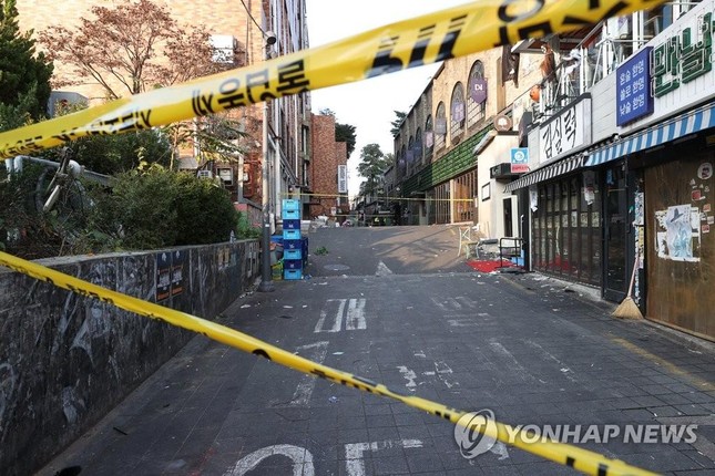 Cảnh sát Hàn Quốc khẩn trương điều tra nguyên nhân vụ giẫm đạp chết người ở Itaewon - Ảnh 3.