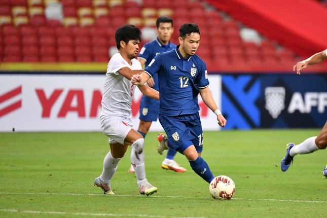 HLV tuyển Thái Lan giải thích lý do chọn quân xanh yếu trước thềm AFF Cup - Ảnh 2.