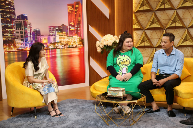 “Vỗ béo” bạn gái lên 120 kg, chàng trai chính thức cầu hôn - Ảnh 2.