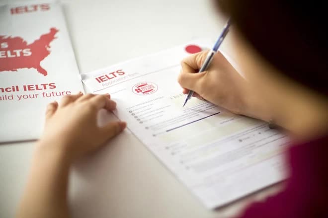 Chuyên gia giáo dục: Đừng thần thánh hóa chứng chỉ IELTS, điểm 8.0 hay 9.0 chưa có gì để tự hào - Ảnh 5.