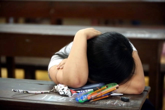 Nếu trẻ ng&agrave;y n&agrave;o cũng học đến 11 - 12 giờ đ&ecirc;m m&agrave; điểm số vẫn k&eacute;m, h&atilde;y l&agrave;m theo c&aacute;ch n&agrave;y - Ảnh 2.