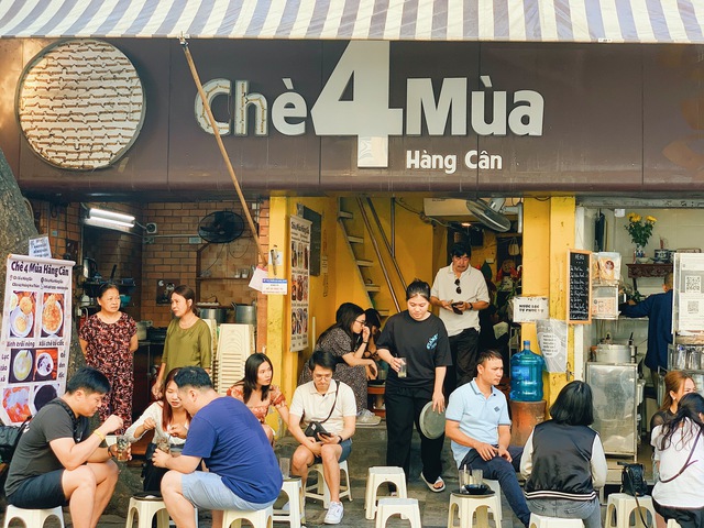 Hàng chè 50 năm tuổi gắn liền với bao thế hệ người dân Thủ đô bây giờ thế nào? - Ảnh 11. Hàng chè 50 năm tuổi gắn liền với bao thế hệ người dân Thủ đô bây giờ thế nào? - Ảnh 11.