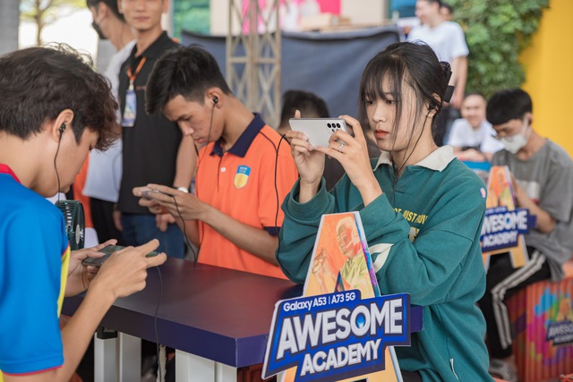 Cực hot: Awesome Academy Tour tiếp tục đổ bộ Trường Đại học HUTECH - Ảnh 7.