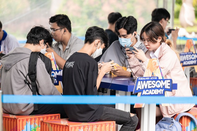 Samsung Galaxy A giúp tài năng trẻ tiếp cận Esport chuyên nghiệp hơn với Awesome Academy Tour - Ảnh 1.