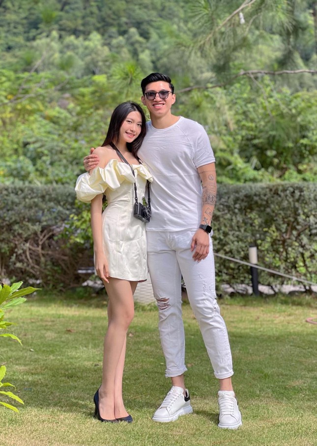 Do&atilde;n Hải My v&agrave; bạn trai Đo&agrave;n Văn Hậu trong ng&agrave;y CLB H&agrave; Nội v&ocirc; địch V-League - Ảnh 4.