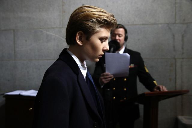 Barron Trump sau 2 năm rời Nhà Trắng: Xuất hiện chớp nhoáng vẫn gây sốt vì chiều cao khủng 2m ở tuổi 16 - Ảnh 3.