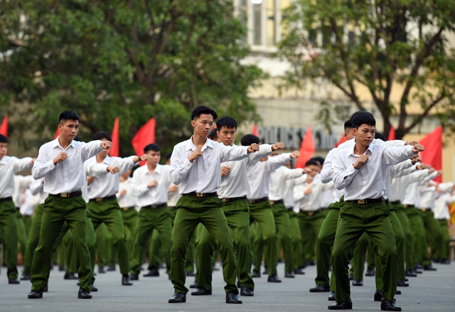 Chùm ảnh: Mãn nhãn trước màn đồng diễn võ thuật, trống hội và biểu diễn mô tô của hơn 1000 sinh viên Học viện cảnh sát - Ảnh 5.