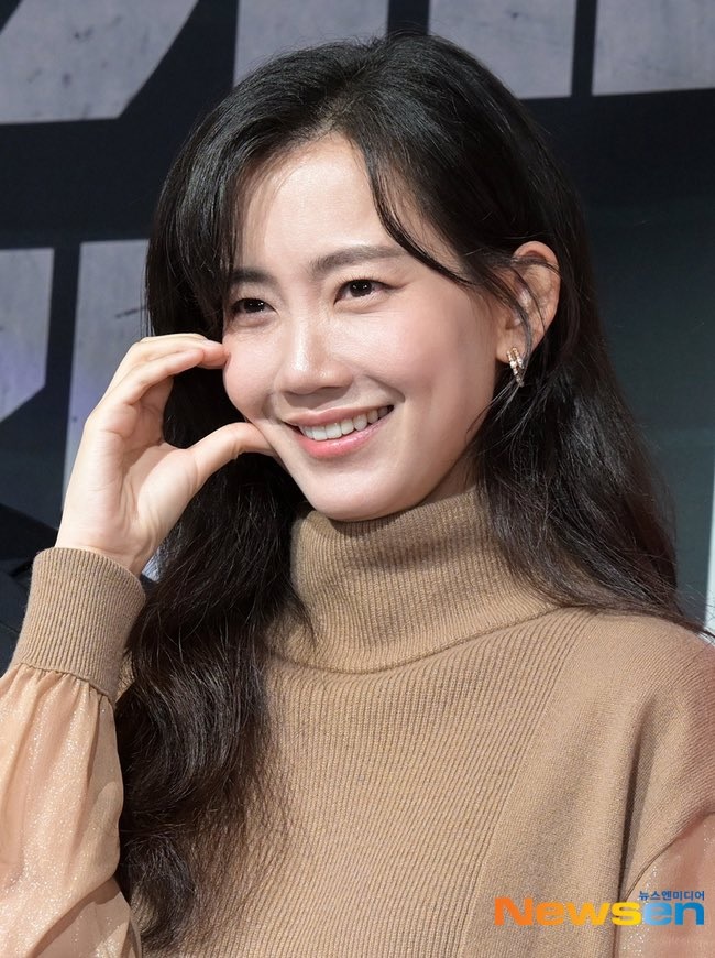 Song Joong Ki sánh đôi bên chị đẹp Shin Hyun Been ra mắt phim mới - Ảnh 5.