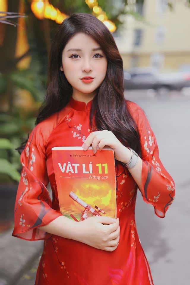 Điểm danh những c&ocirc; gi&aacute;o trẻ sở hữu nhan sắc xinh đẹp c&ugrave;ng loạt th&agrave;nh t&iacute;ch ấn tượng khiến học tr&ograve; ngưỡng mộ - Ảnh 1.