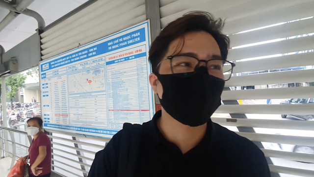 Người đi bộ tim đập, ch&acirc;n run v&igrave; kh&ocirc;ng được nhường tr&ecirc;n ch&iacute;nh phần đường của m&igrave;nh - Ảnh 4.