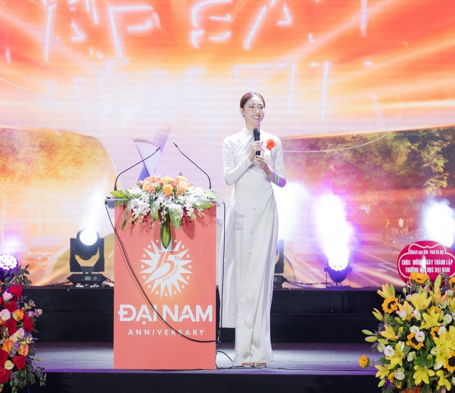 Hoa hậu Lương Thuỳ Linh nổi bật, l&agrave;m 1 điều &yacute; nghĩa trong ng&agrave;y nhận chức giảng vi&ecirc;n trợ giảng - Ảnh 6.