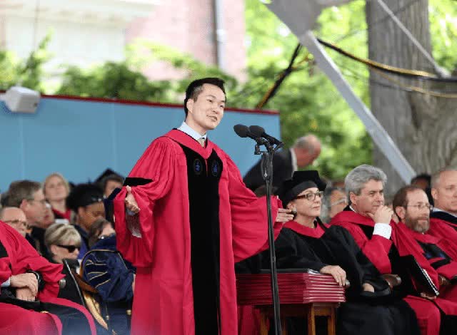 Cha mẹ làm nông không biết chữ dạy con đậu Harvard: Không học thêm, chỉ áp dụng 1 phương pháp đơn giản - Ảnh 1.