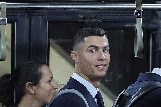 Ronaldo tươi rói tới World Cup, bất chấp việc có thể bị MU tống cổ - Ảnh 5.