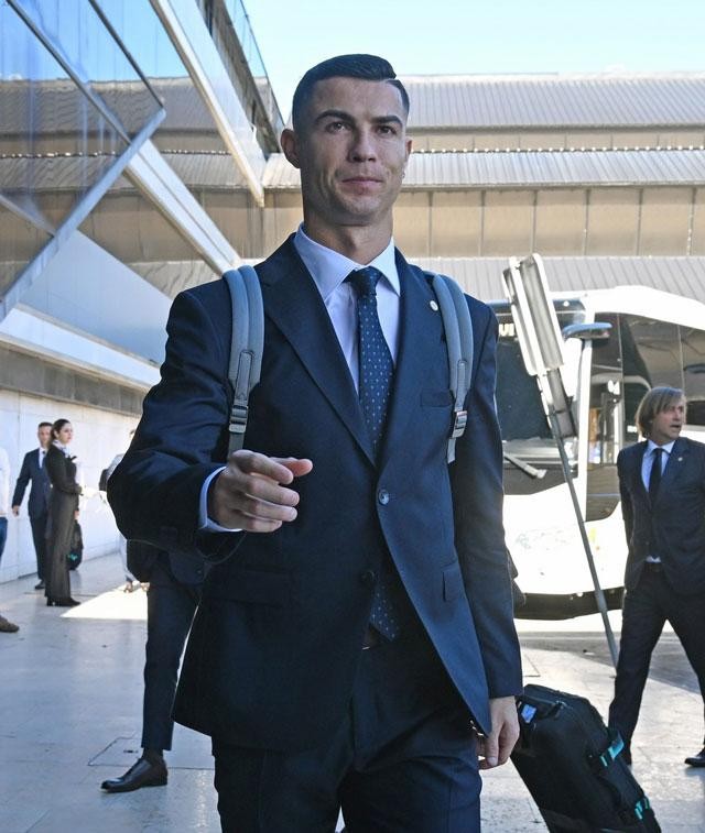 Ronaldo tươi rói tới World Cup, bất chấp việc có thể bị MU tống cổ - Ảnh 3.