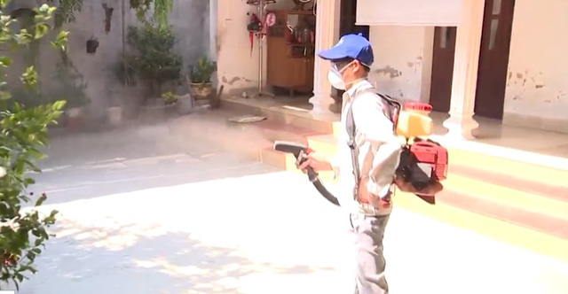 Mỗi tuần H&agrave; Nội ghi nhận hơn 1.000 ca mắc sốt xuất huyết - Ảnh 1.