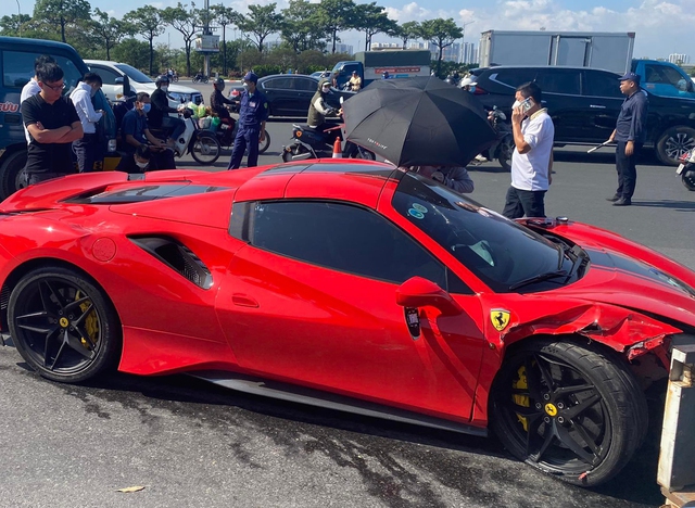 Công an xác minh chủ sở hữu siêu xe Ferrari 488 tông chết người ở Hà Nội - Ảnh 1.