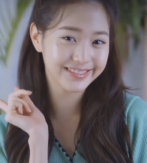 Jang Won Young kém sắc trong video quảng cáo mỹ phẩm, dân tình lập tức so sánh với đàn chị Yoona - Ảnh 4.