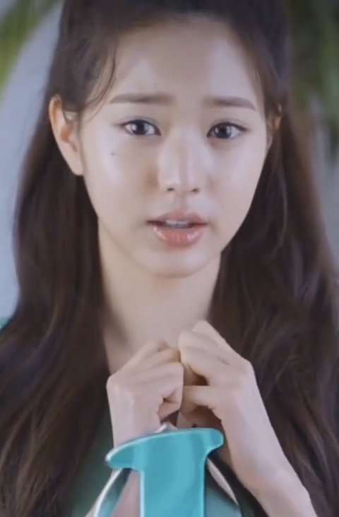 Jang Won Young kém sắc trong video quảng cáo mỹ phẩm, dân tình lập tức so sánh với đàn chị Yoona - Ảnh 3.