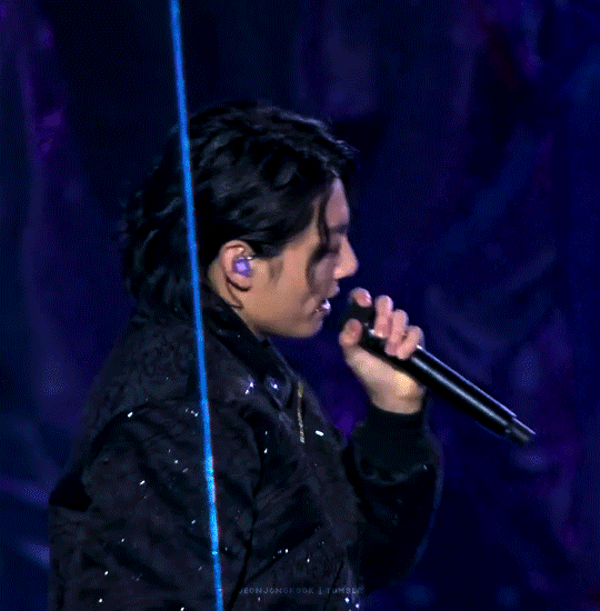 Kh&aacute;n giả ph&aacute;t sốt khi xem Jungkook (BTS) tr&ecirc;n s&acirc;n khấu lịch sử khai mạc World Cup 2022 - Ảnh 9.