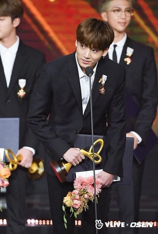 Jungkook (BTS) đón tuổi 25 rực rỡ: 3 lần nhận đề cử Grammy, làm nên lịch sử tại World Cup 2022 và hơn thế nữa! - Ảnh 7.