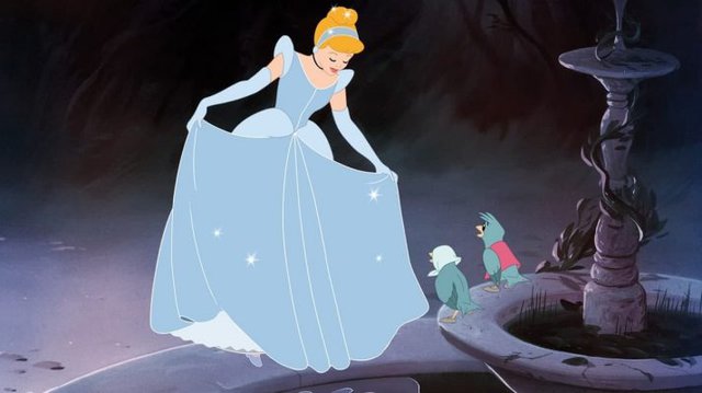 Nàng Lọ Lem mới của Disney: 43 tuổi vẫn thử sức làm công chúa, liệu có xuất sắc như Lily James? - Ảnh 1.