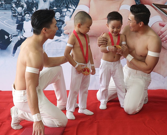 Con trai O Sen - Ngọc Mai: Tập xiếc từ lúc 8 tháng, đến năm 5 tuổi lập kỷ lục Guinness Việt Nam - Ảnh 5.