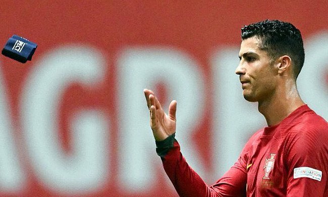 Những lần Ronaldo làm loạn trong hơn 1 năm trở lại MU - Ảnh 2.