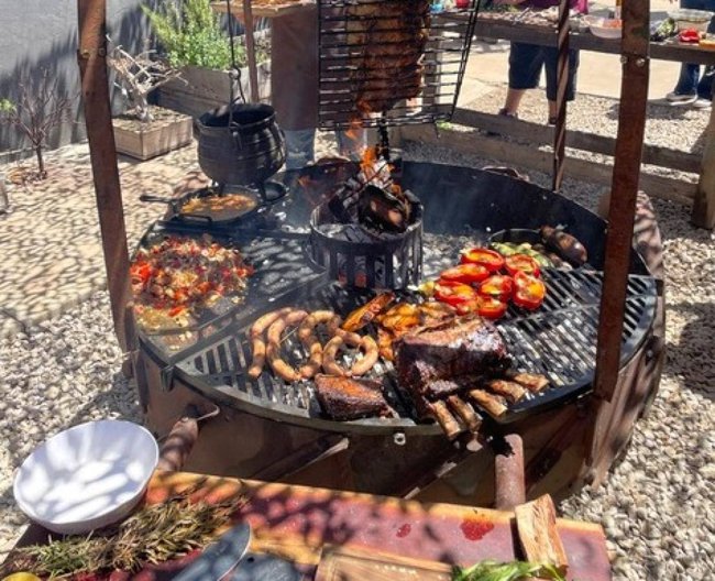 Thịt nướng Asado hấp dẫn thế nào mà khiến đội tuyển Argentina mang gần 1 tấn đến Qatar thi đấu - Ảnh 4.