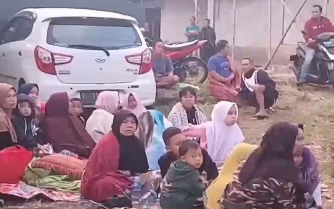 Sống sót sau ba ngày bị vùi lấp do động đất - Ảnh 1.
